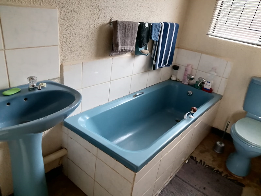 2 Bedroom Property for Sale in Tlhabane West North West